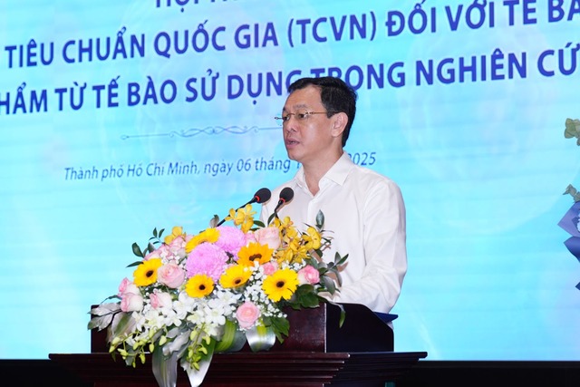 TS.BS.CKII Nguyễn Tri Thức - Thứ trưởng Bộ Y tế phát biểu tại hội thảo.