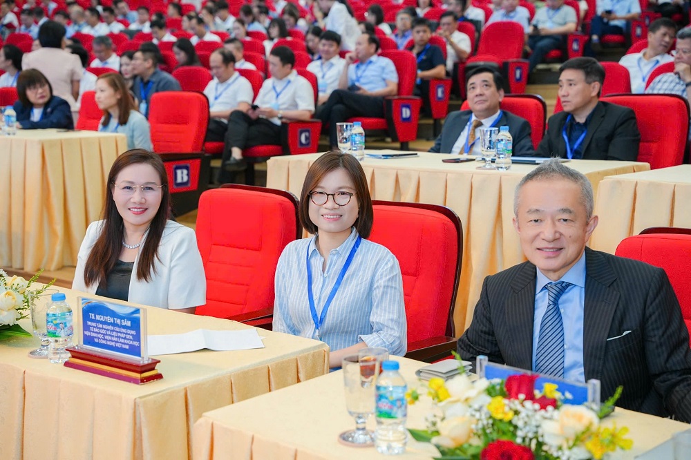 Các đại biểu tham dự hội thảo