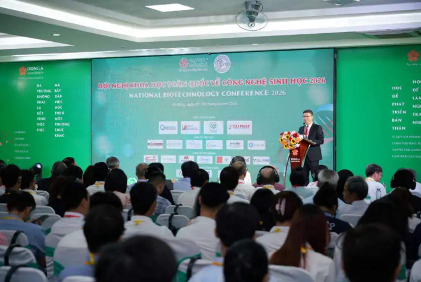 Mescells đưa nghiên cứu tối ưu nuôi cấy MSCs đến diễn đàn khoa học quốc gia 1
