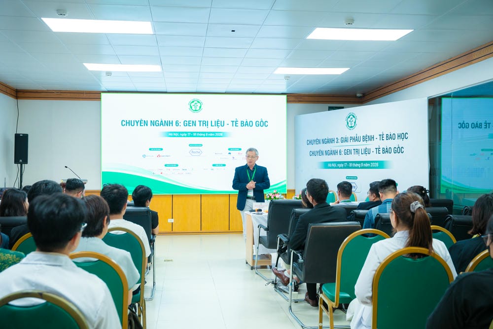 PGS Dũng chủ tọa nhận xét